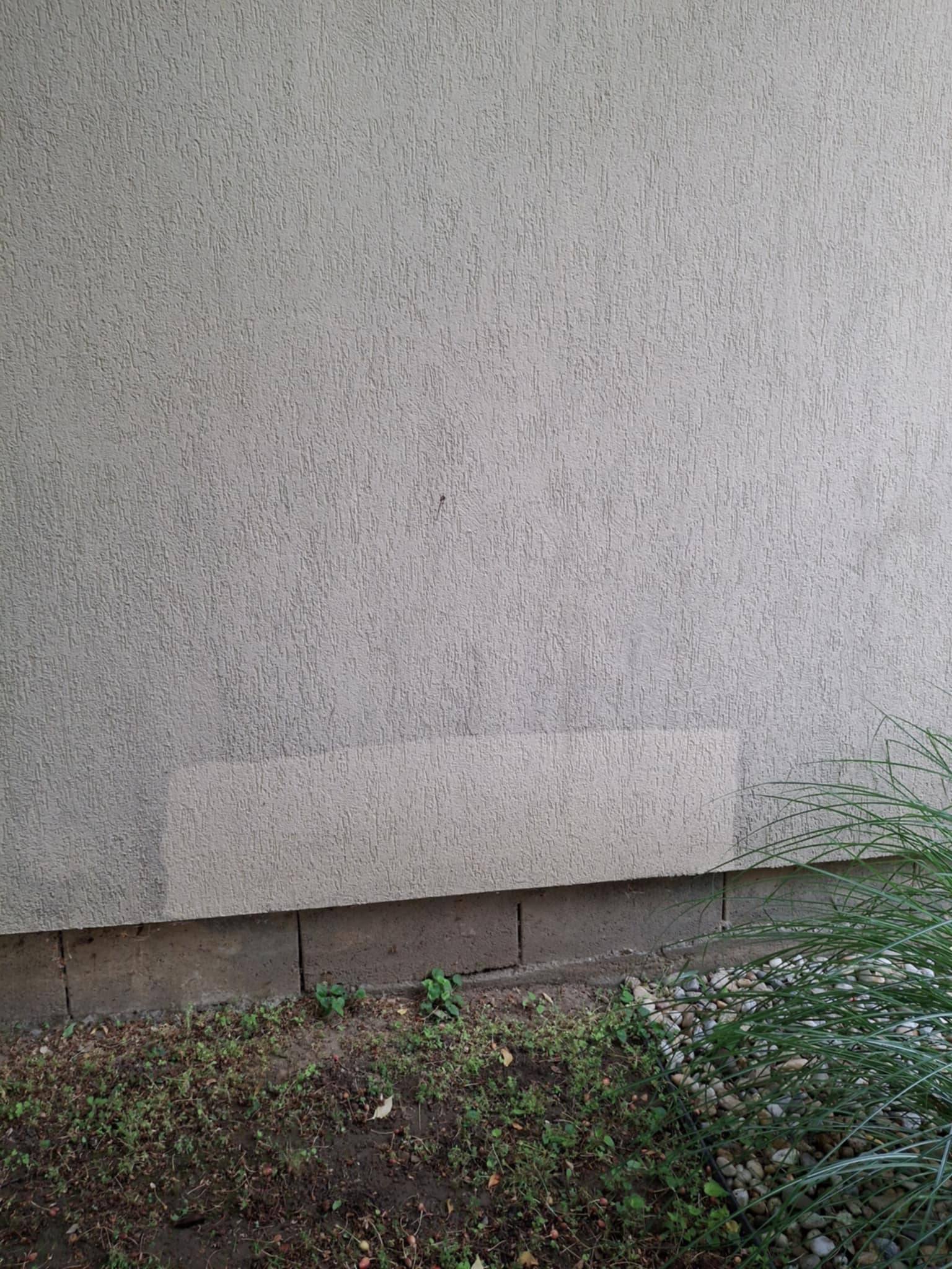 Homlokzat tisztítás előtt és után